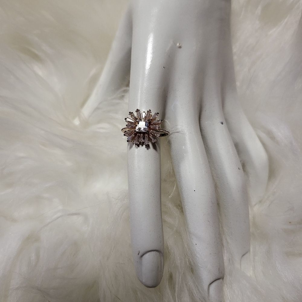 Rose Gold Crystal Flower Ring Size 7